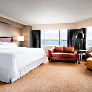 Studio Suite 1 King Corner Lake View